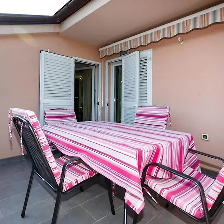 Premium Apartment Near Center And Beach With Parking Krk Town Exterior foto