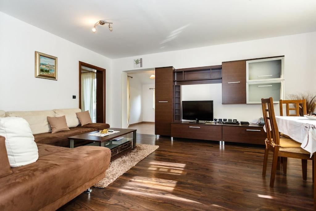 Apartment Premium Near Center And With Parking Krk Town