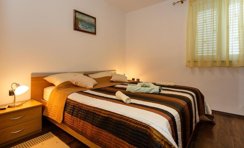 Premium Near Center And With Parking Apartment *